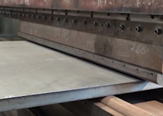 1000多噸位的軋鋼機作業過程？超厚的鋼板一次成型